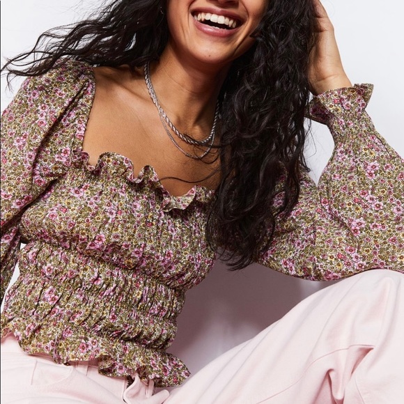 H&M ditsy flowers blouse - Picture 2 of 8